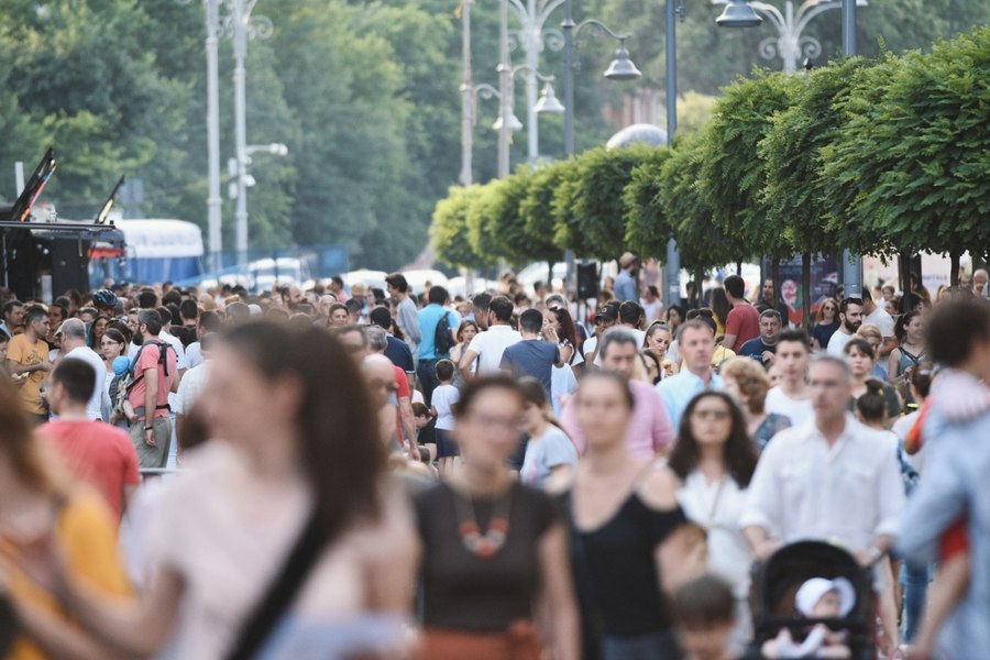 Ștefureac explică sprijinul populației pentru moțiunea PSD - AUR împotriva Guvernului: românii preferă un trai modest, dar stabil