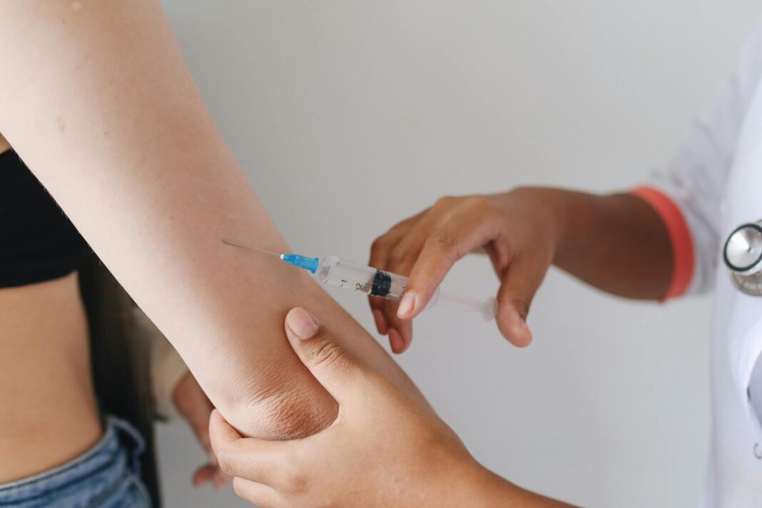 STUDIU: Vaccinarea contra malariei a redus mortalitatea infantilă cu 13%