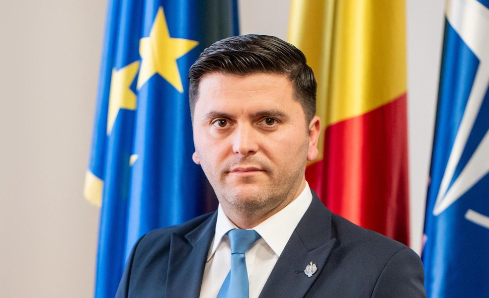 Tensiuni în PNL: vicepreședintele Camerei Deputaților, liberalul Adrian Cozma, atacă tabăra anti-PSD și cere rămânerea la putere
