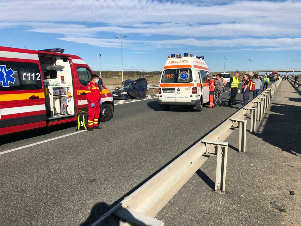 Trafic oprit pe A3 din cauza unei coliziuni între şapte autoturisme