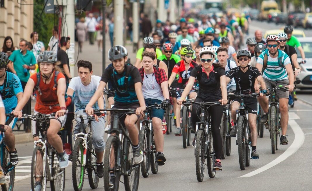 Tur ciclist la Giurgiu: Aproximativ 300 de biciclişti vor traversa Podul Prieteniei / Circulaţie restricţionată