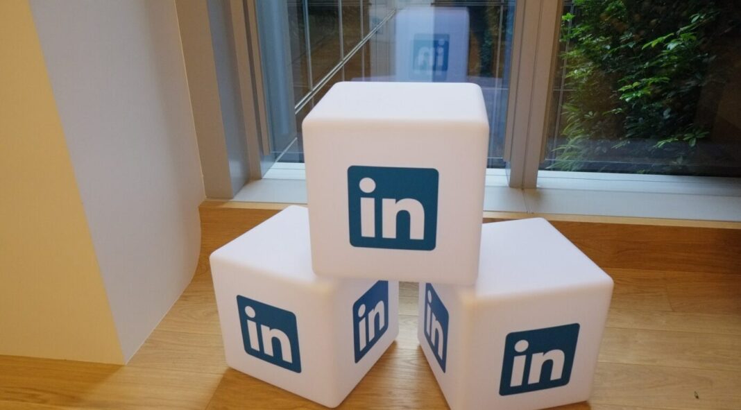 Un grup pentru protecția datelor a depus o plângere împotriva LinkedIn