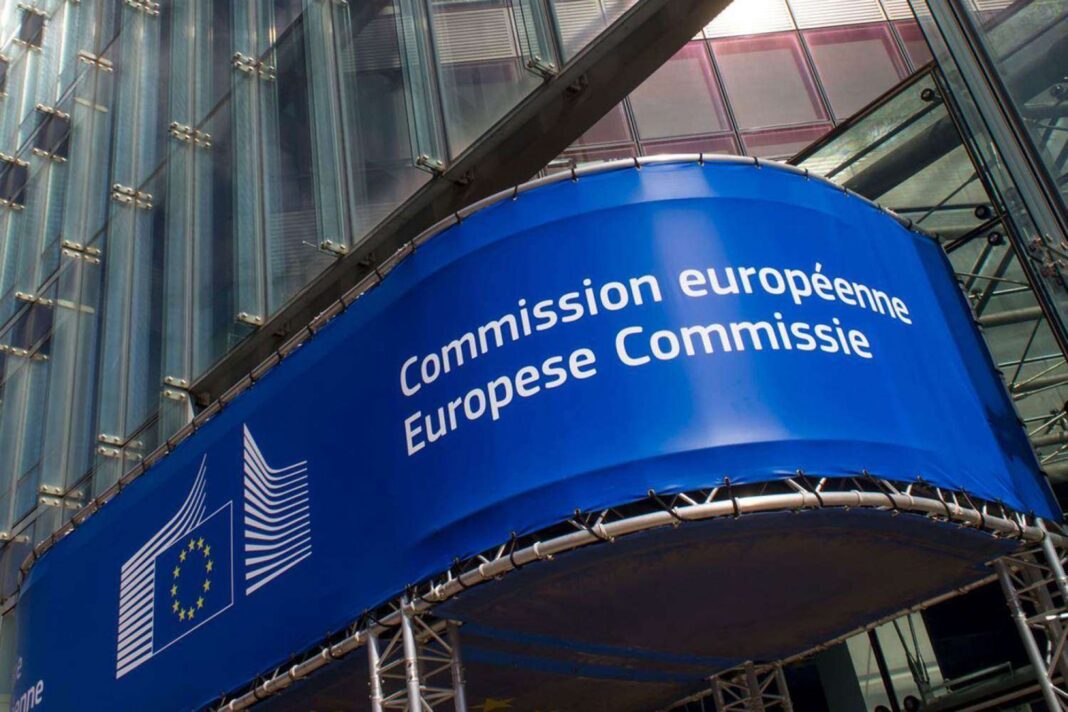 Uniunea Europeană interzice finanțarea pentru anumite tehnologii solare chinezești