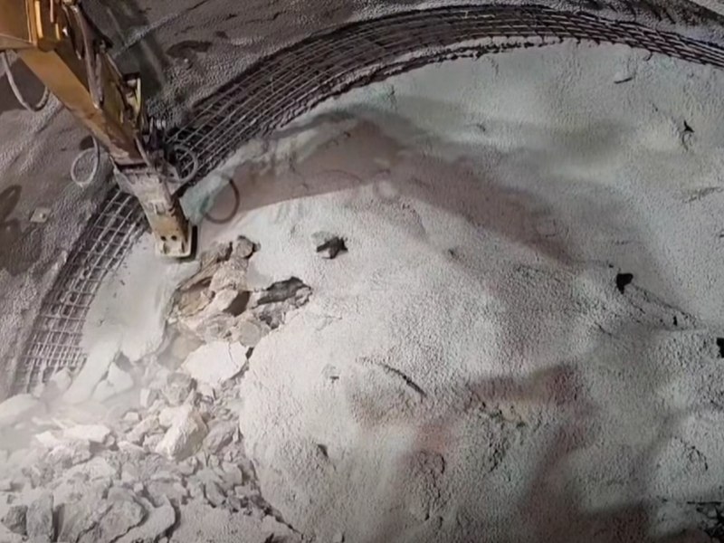Veste bună de pe Autostrada Pitești-Sibiu: Prima galerie a tunelului Robești a fost străpunsă. Se aplică o metodă austriacă de excavație