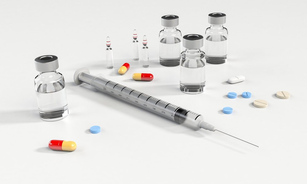 Veste importantă pentru pacienți: medicamentele scumpe din programele naționale ar putea fi găsite și în farmaciile obișnuite