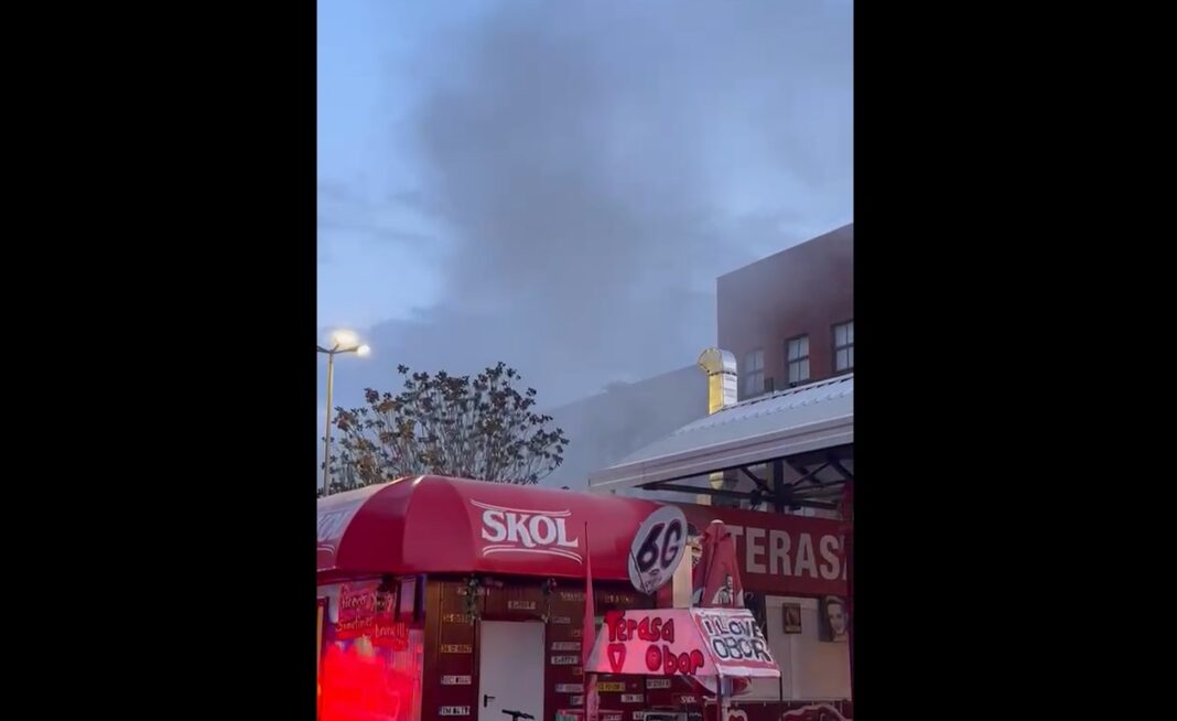 VIDEO | Pompierii intervin la Piața Obor: incendiu într-un magazin, cu degajări de fum