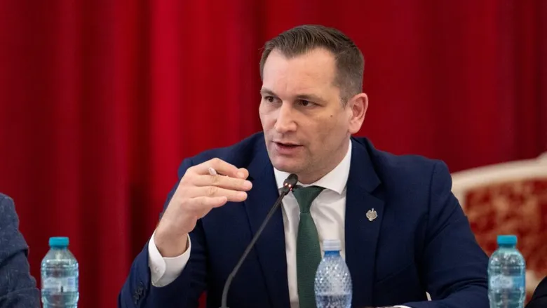 VIDEO | Președintele Comisiei pentru agricultură din Senat, Sebastian Cernic: Agricultura trebuie tratată ca o chestiune de siguranță națională. Fermierul nu este un simplu agent economic, ci un garant al stabilității naționale