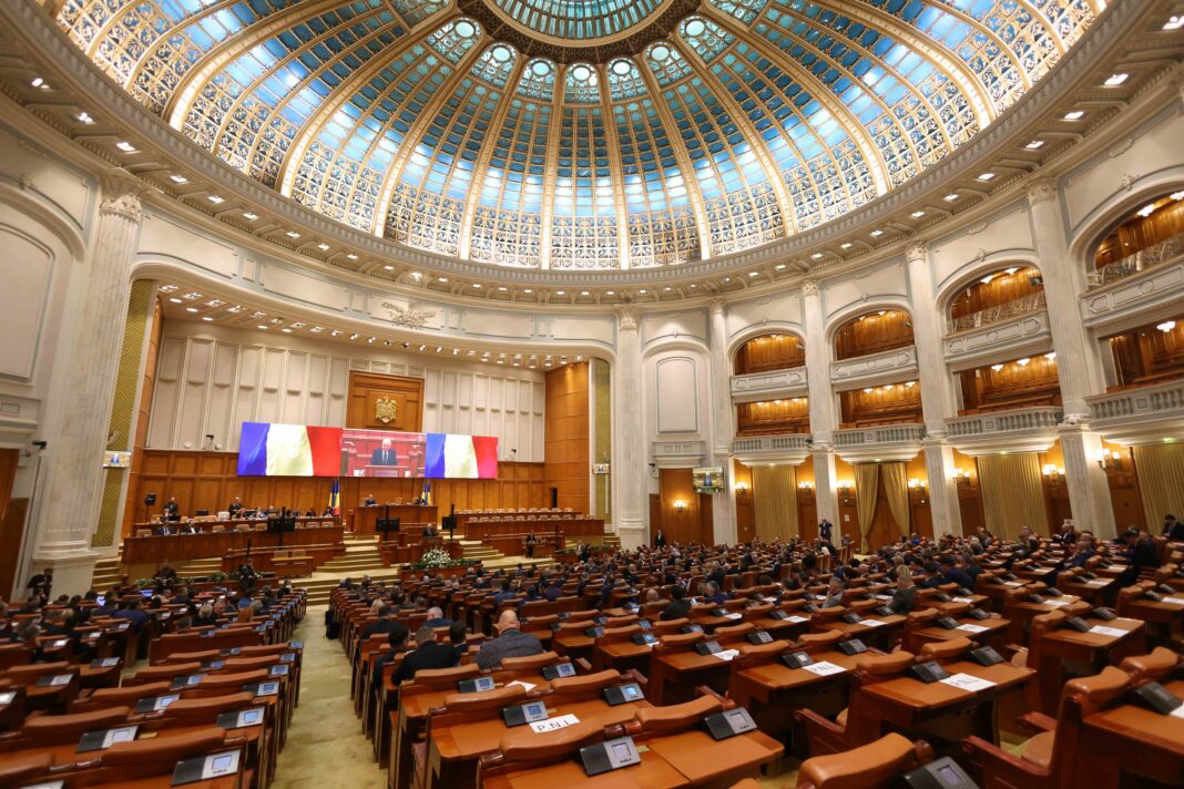 Ziua Muncii în plină criză politică. Mesaje ale liderilor principalelor partide: „Să ne încărcăm bateriile pentru ce urmează”