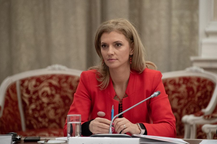 Alina Gorghiu anunță că viitorul Guvern Veștea ar urma să aibă cinci miniștri PNL. Tensiuni majore în interiorul partidului