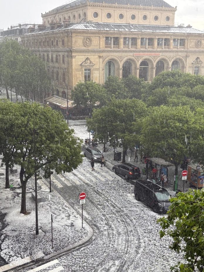 Bucureștiul intră într-o perioadă de caniculă și instabilitate atmosferică. ANM anunță ploi torențiale și grindină