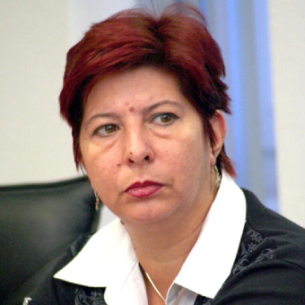 EXCLUSIV | Fostă directoare a Spitalului Județean Brăila, trimisă în judecată de DNA pentru abuz în serviciu: și-ar fi semnat singură patru contracte part-time cu unitatea medicală, din care a încasat 470.000 de lei  