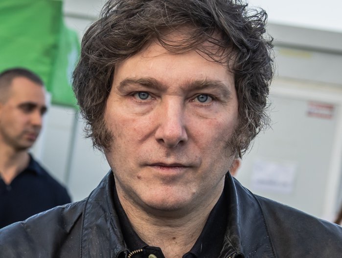 Lecţia argentiniană: Ce pot învăţa guvernanţii noştri din cartea lui Philipp Bagus, ”Fenomenul Javier Milei- noua cale a Argentinei”, despre reformele radicale care au schimbat faţa economiei argentiniene... Este aplicabil la noi sloganul lui Milei „Banii s-au dus”, ca principiu ferm în gestionarea finanţelor ţării?