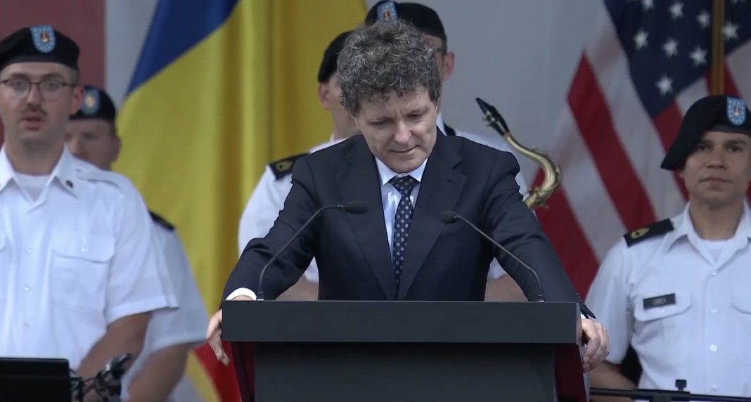 NEWS.ro: Recepţie de Ziua Independenţei SUA - Nicuşor Dan: România va rămâne de neclintit alături de SUA în apărarea libertăţii şi democraţiei / Ilie Bolojan: Se cuvine să mulţumim Statelor Unite şi militarilor; contribuie semnificativ la securitatea României