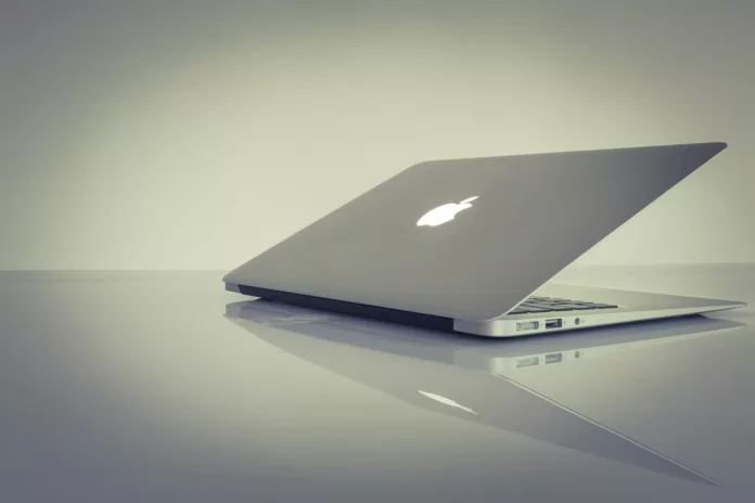 Apple pregătește o nouă generație de dispozitive. MacBook Pro de bază ar urma să primească un design complet nou, iar noi iPad Pro sunt deja în teste