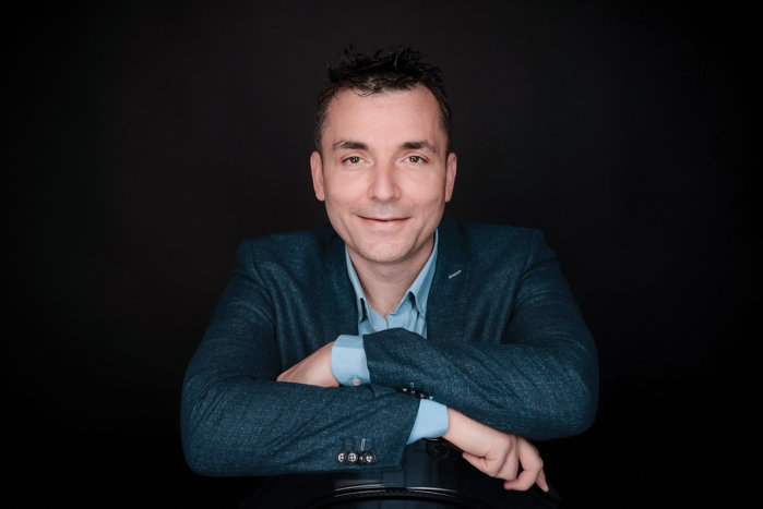 Business MAGAZIN. Ştefan Tecuceanu de la InMirror AI încearcă să construiască un antivirus global, capabil să depisteze tentativele de manipulare din conţinutul online. Va reuşi?