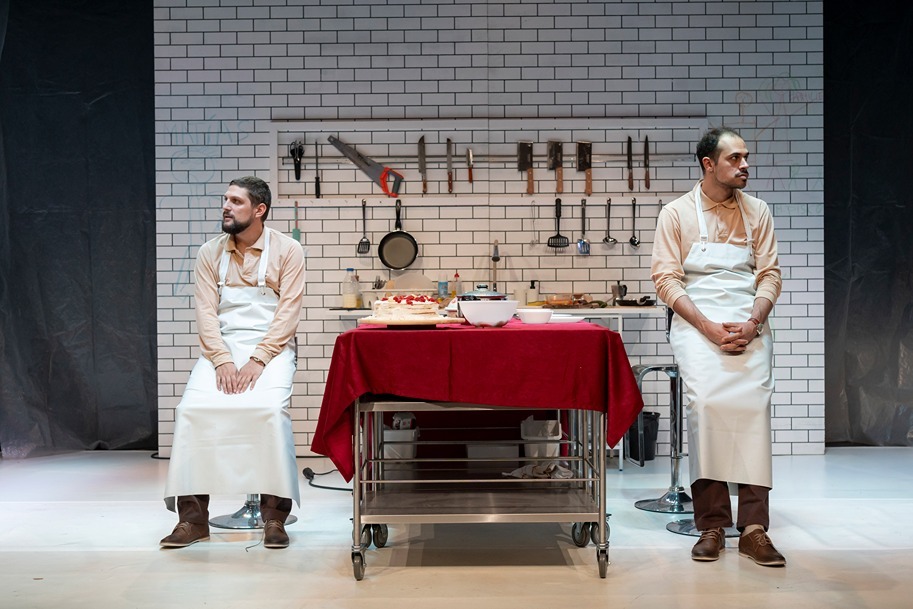 Consilierii USR din București cer explicații pentru neplata salariilor actorilor de la teatrele ce țin de Primăria Capitalei / ”Sunt plătiți la trei- patru luni. Pentru un actor asta înseamnă mult prea mult” / Primarul Ciucu promite digitalizarea culturii bucureștene 