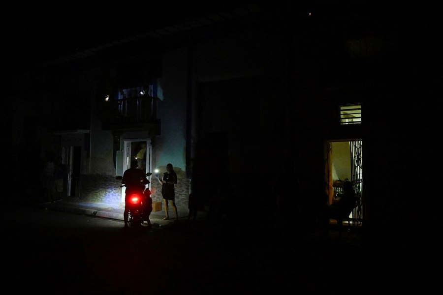 Cuba se îndreaptă încet spre colaps, pe măsură ce întreruperile de curent și blocada SUA împing societatea la limita prăpastiei