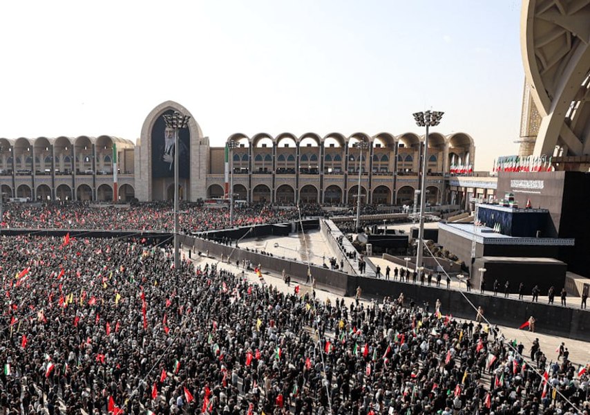 De ce nu participă Mojtaba Khamenei la funeraliile tatălui său. Trump: „Sunt toți acolo. O singură lovitură și i-am putea elimina pe toți”