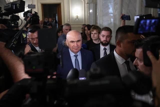 Guvernul convoacă Parlamentul în sesiuni extraordinare pentru adoptarea reformelor necesare atragerii fondurilor din PNRR