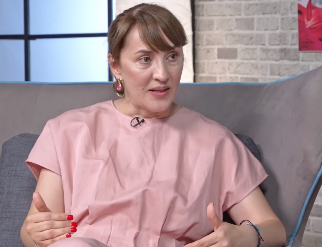 Părintele foarte educat are aversiune față de plictisul copilului, dar jocul nestructurat e una din cele mai valoroase forme de joc, spune psihoterapeutul Diana Stănculeanu