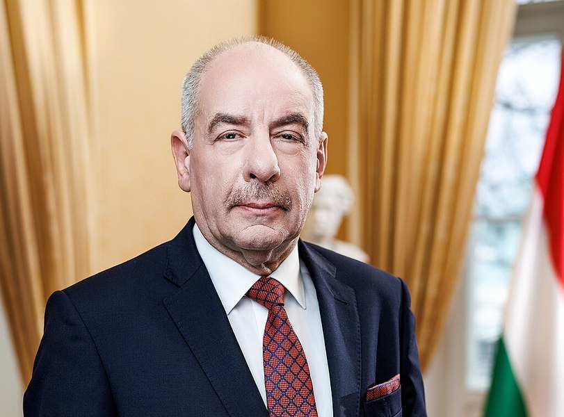 Preşedintele Ungariei și-a semnat singur „demisia”. A promulgat amendamentul constituţional care îi încheie mandatul