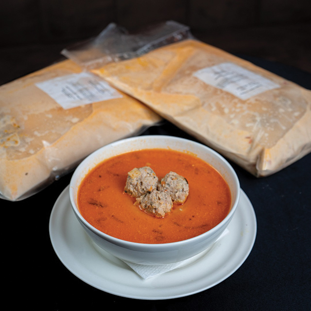 Produsele ready to eat ajung din supermarketuri în HoReCa: de ce mai ieşim atunci la restaurant dacă mâncăm tot semipreparate?