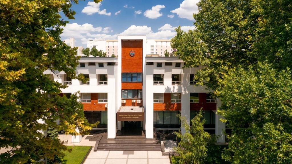 RFI: Externele de la Chișinău recomandă moldovenilor să evite călătoriile neesențiale în Rusia.”Riscuri sporite de securitate”