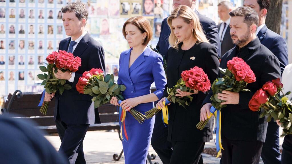 RFI: Maia Sandu, la Kiev, de Ziua Statalității Ucrainei: Bombele nu pot transforma demnitatea în supunere. Vă mulțumim că ne reamintiți ce înseamnă să lupți pentru libertate
