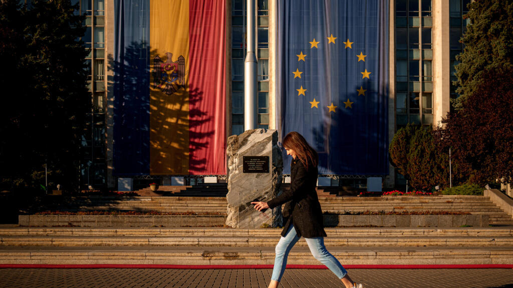 RFI: Schimbarea schimbării la Chișinău: noul premier interimar este Eugeniu Osmochescu, ministrul Economiei