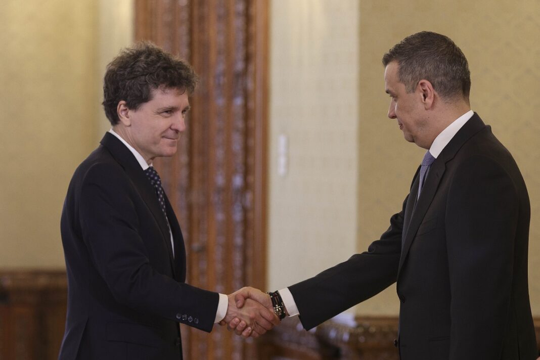 Alexandru Muraru (PNL): O nouă golănie PSD-AUR care arată ce pregătesc aceștia pentru Nicușor Dan. Urmează proiectul pentru suspendare și demitere. Președintele riscă să culeagă ceea ce a semănat prin concesiile făcute PSD