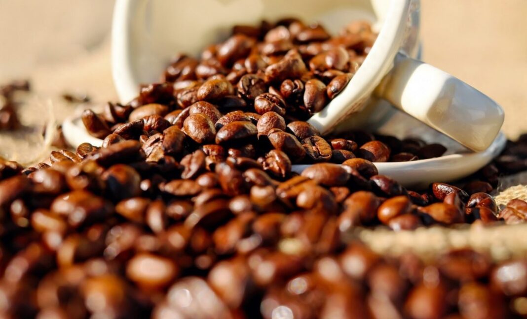 Cafeaua se scumpește din nou. Stocurile se apropie de cele mai mici niveluri