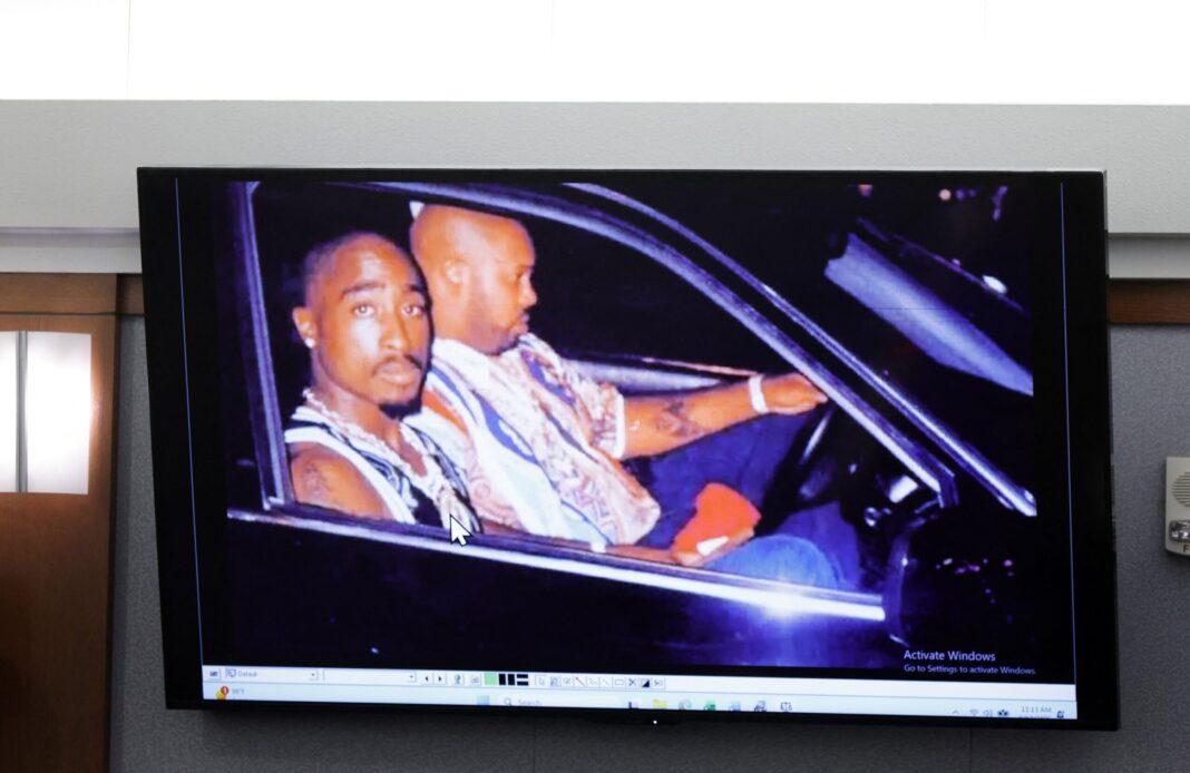 Clanuri, dispute din lumea rapului și înregistrări vechi: ce am aflat în prima săptămână din procesul uciderii lui Tupac Shakur / Asasinarea sa a avut loc în urmă cu 30 de ani