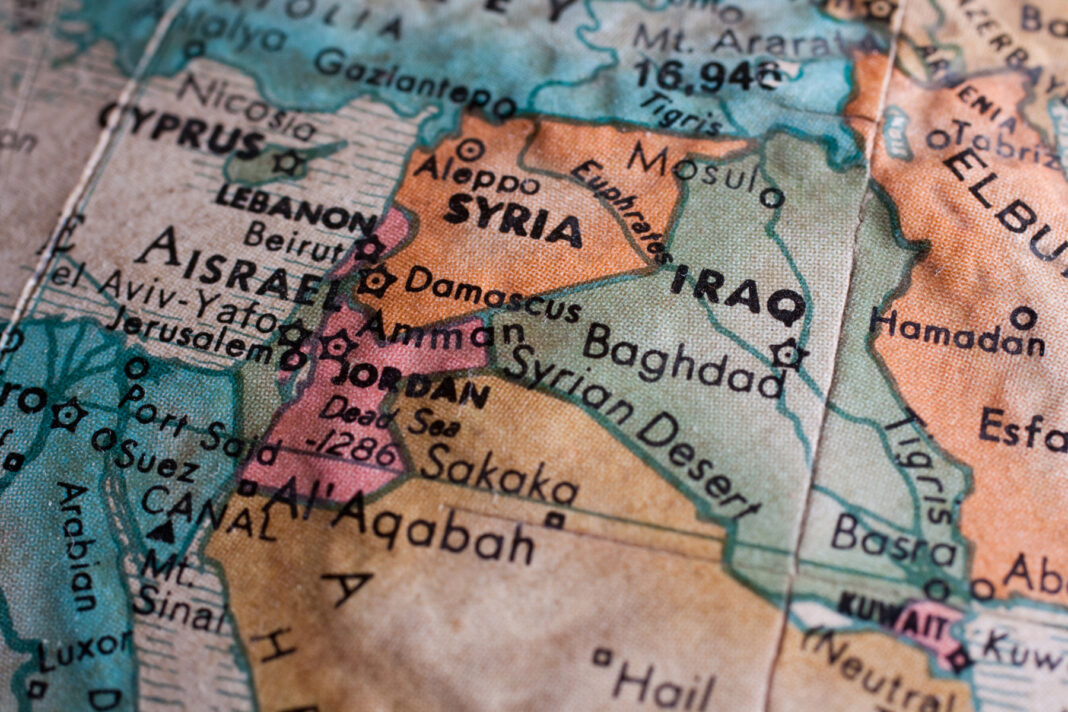 Comandantul forţelor kurde din Siria anunţă dizolvarea acestora / ”Țara a intrat într-o nouă fază plasată sub semnul păcii”
