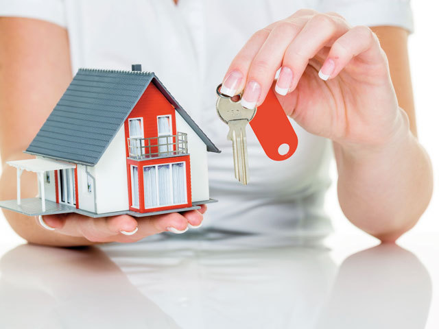 De unde vine rezistenţa pieţei imobiliare: Aproape 70% din creditele ipotecare au dobânda fixă pe diferite perioade. Românii preferă predictibilitatea serviciului datoriei şi ajustarea ofertei din piaţă. Situaţia s-a inversat faţă de 2024, când 70% din ipotecare erau cu dobândă variabilă până la scadenţă
