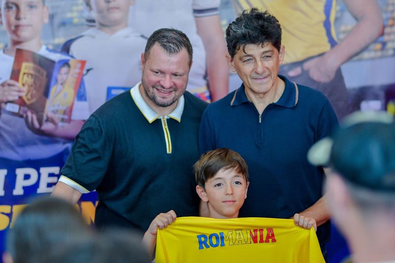 NEWS.ro: Echipa naţională a fost aproape de suporteri la BIAS 2026. Sute de fani s-au bucurat de fotbal, premii şi întâlniri speciale – VIDEO