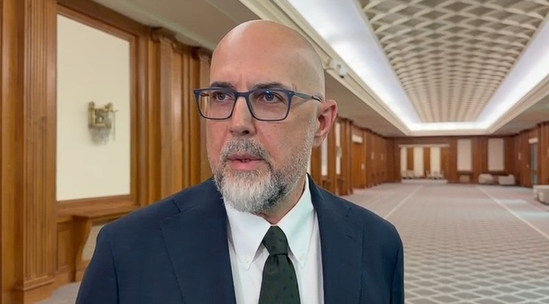 NEWS.ro: Kelemen Hunor: Am convenit asupra candidaturii lui Siegfried Mureşan şi ne menţinem această poziţie. Toate celelalte informaţii sunt invenţii, poveşti / Îi reproşează lui Mureşan că a dispărut toată vara