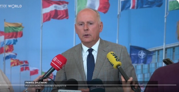 NEWS.ro: Polonia exclude găzduirea armelor nucleare, în ciuda ameninţării ruseşti. În schimb, Varşovia poartă discuţii cu SUA pentru „mai multe” baze militare permanente