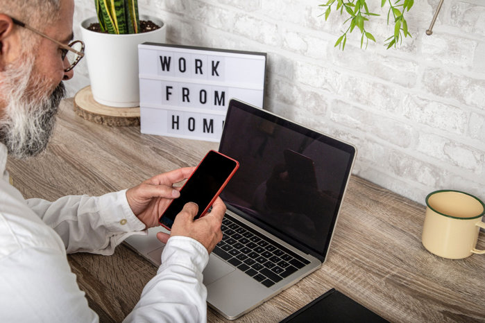 Raport: O treime din oportunităţile de ocupare din România vor necesita până în 2035 calificări de nivel înalt. Doar 12% dintre utilizatorii de internet au urmat cursuri sau au utilizat materiale de învăţare online în 2025, faţă de 35% în UE
