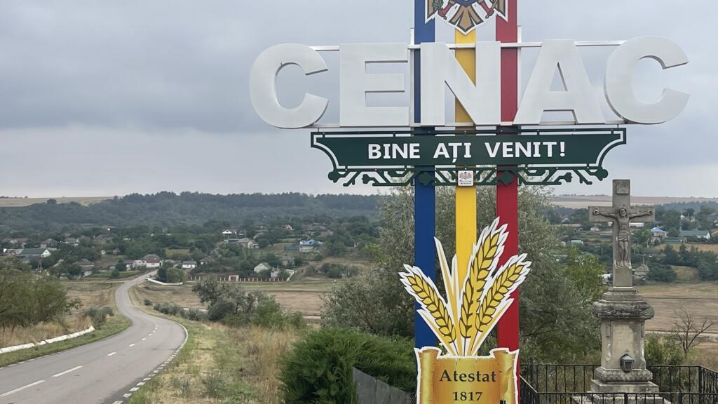 RFI: Chișinăul a sărbătorit 35 de ani de independență cu paradă militară și concerte. Dar cum se vede independența la sat?