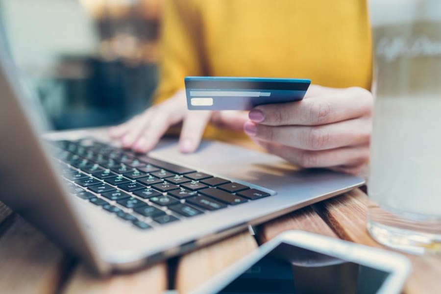 Dincolo de mărfuri: cum schimbă serviciile și datele economia comerțului