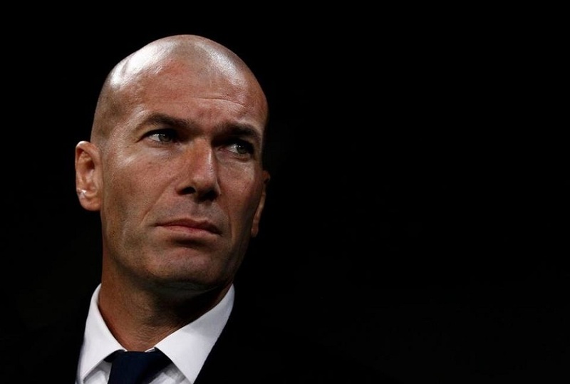 NEWS.ro: Fotbal: Evaluat la zeci de mii de euro, un tricou al lui Zidane de la finala din 2006 va fi scos la licitaţie