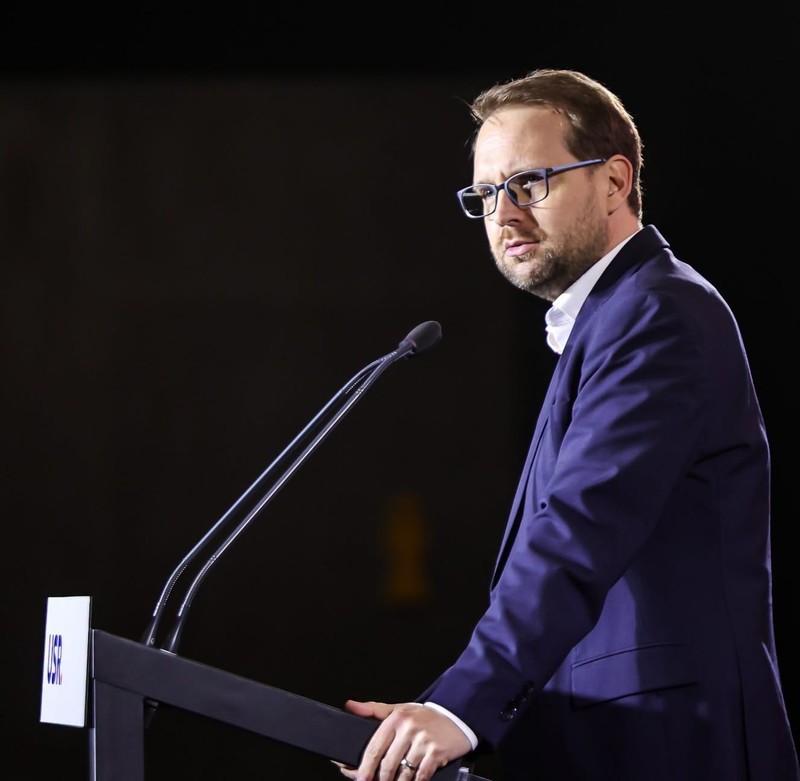 NEWS.ro: Guvernul Mureşan a picat la vot - Dominic Fritz: A venit momentul să ne întoarcem la votul oamenilor/ USR cere alegeri anticipate/ Noi vom refuza să girăm un nou guvern PSD, indiferent de ambalajul în care ni-l vor livra