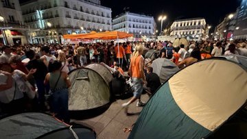 NEWS.ro: Guvernul spaniol anunţă interzicerea evacuărilor, în urma protestelor provocate de expulzarea unei femei de 87 de ani din apartamentul său