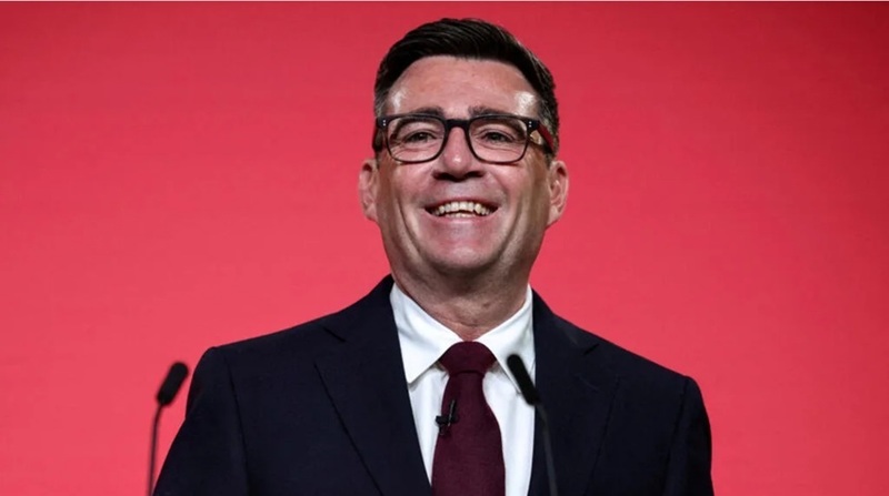 NEWS.ro: O revenirea a Regatului Unit în Uniunea Europeană poate fi o opţiune, anunţă premierul Andy Burnham