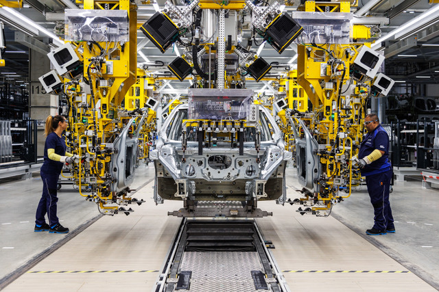 Nimeni nu scapă de concedieri în industria auto europeană. BMW dă afară peste 100 de manageri în încercarea de a scădea cheltuielile