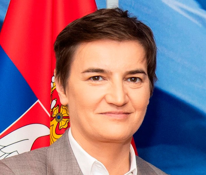 Premiera politică în Serbia: O femeie din comunitatea LGBTQ+ preia funcția de președinte al țării după demisia lui Vučić