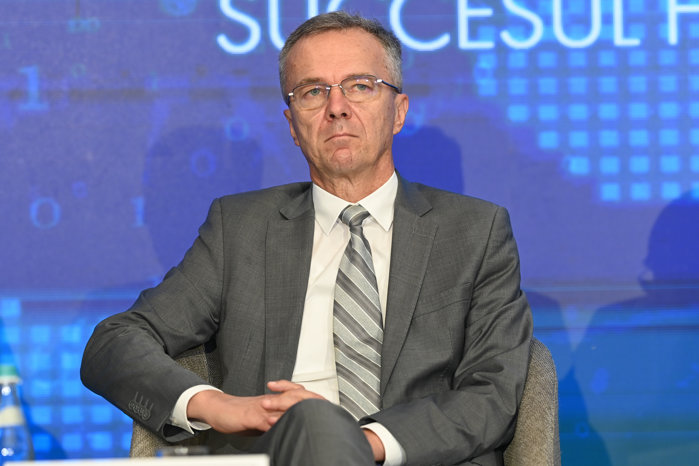 Radu Crăciun, fost CEO al BCR Pensii şi unul dintre cei mai cunoscuţi economişti din România: Deşi nu ne aflăm în situaţia Greciei la momentul crizei din 2008, dezechilibrele economice şi întârzierea reformelor pot amplifica riscurile