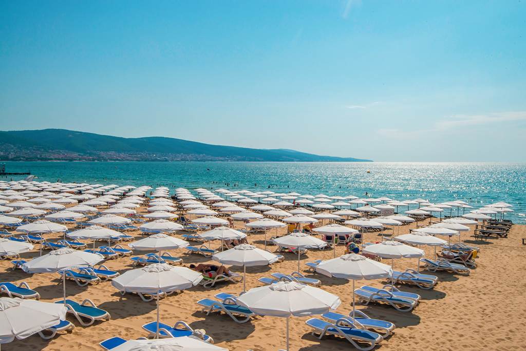 România, pe locul 3 în topul destinațiilor turistice pentru bulgari / Cei mai mulți turiști străini în Bulgaria sunt românii 
