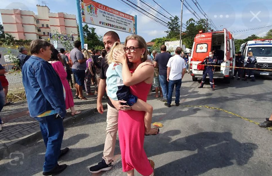 13 copii, ținuți ostatici într-o grădiniță din Brazilia de un bărbat înarmat. Polițiștii au intervenit după trei ore de negocieri