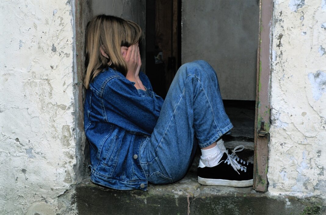 3 milioane de italience suferă abuzuri fizice sau sexuale înainte de vârsta de 16 ani / Româncele au cel mai ridicat procent din rândul străinelor / Majoritatea cazurilor de violență sexuală are loc între 11 și 16 ani / Tatăl e cel mai des indicat ca autor al actelor de violență